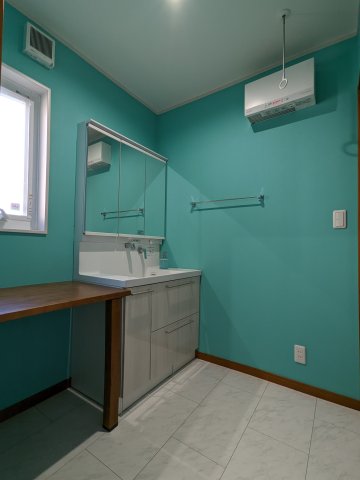 �Ȗ،�����s���ÎR �̒��È�ˌ��Ă̐��ʑ�E���ʏ�