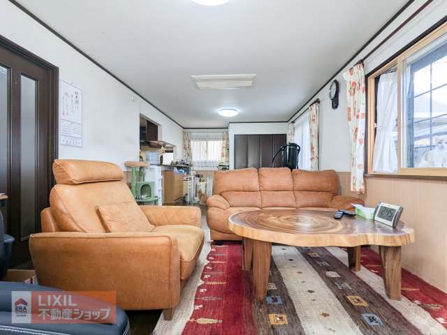 �Ȗ،��F�s�{�s��� 2587-13�̒��È�ˌ��Ẵ��r���O