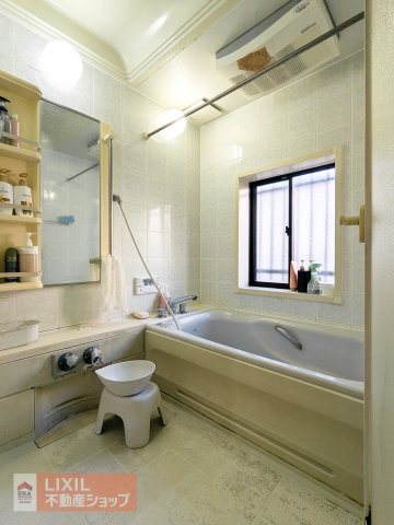 �Ȗ،��F�s�{�s��� 2587-13�̒��È�ˌ��Ă̗���