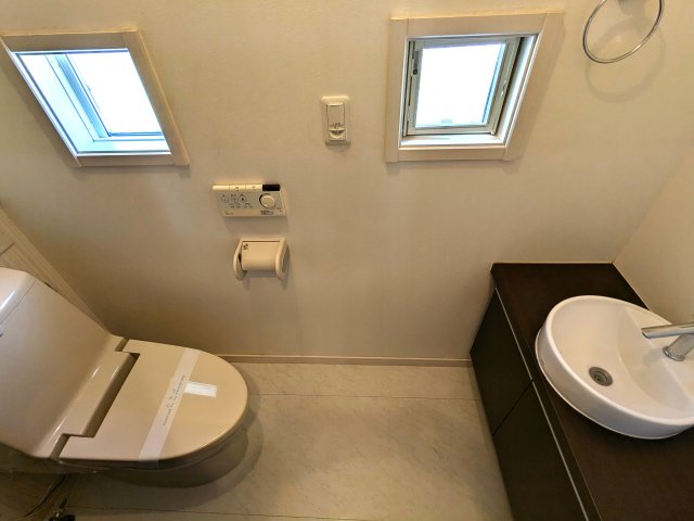 �Ȗ،��F�s�{�s���� 564-15�̒��È�ˌ��Ẵg�C��