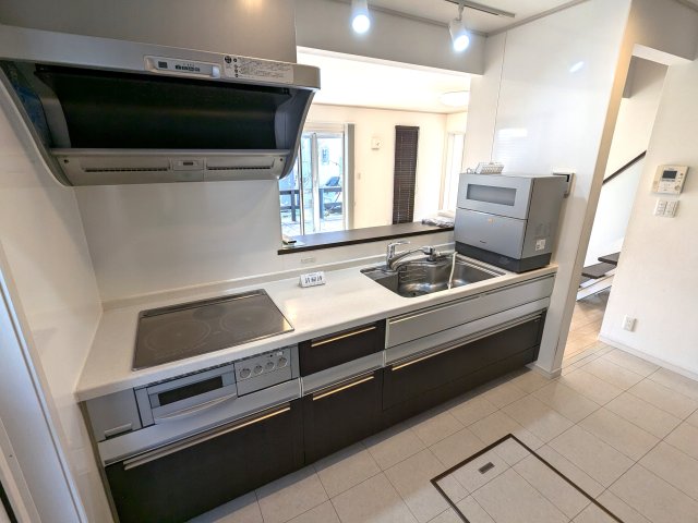 �Ȗ،��F�s�{�s���� 564-15�̒��È�ˌ��ẴL�b�`��