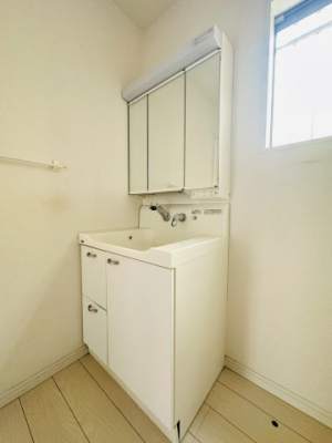 �Ȗ،��F�s�{�s��ˍՒ� 104-53�̒��È�ˌ��Ă̐��ʑ�E���ʏ�