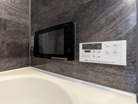 浴室 大きな浴室TV付です。
