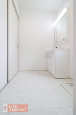  ʒEߏ͂ƂXy[XŎg₷łBʉϑɂ͖LxȎ[݂Ă܂B