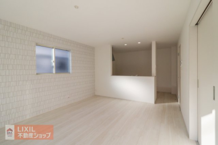  傫ȑ˂ނȗzƃi`Ȗؖڂ̏NX炩ȕ͋C̃_CjO[łBg炵hzĂ݂ĂB