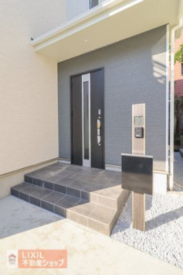  ʂȏ肪ȂփhAƑ݂̂ł܂Ƃ߂ĈۓIȃfUCڂ܂B