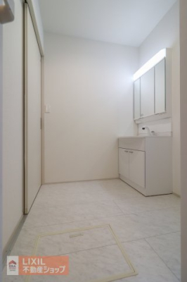  ʒEߏ͂ƂXy[XŎg₷łBʉϑɂ͖LxȎ[݂Ă܂B