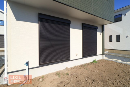  nʐ^BPKrOɂ͉J̋ɂ𗧂hƃVb^[Ă܂B