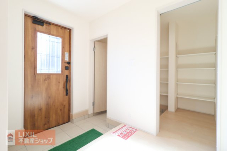  ƂX^CbVȌցBV[YN[NȂǎpłB