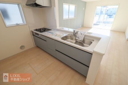 ̑ Ƒł̃R~jP[VƂΖʌ^VXeLb`łBɃVNƃR܂Ƃ߂VvȌ`łB