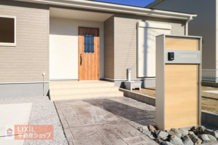  ʂȏ肪ȂփhAƑ݂̂ł܂Ƃ߂ĈۓIȃfUCڂ܂B