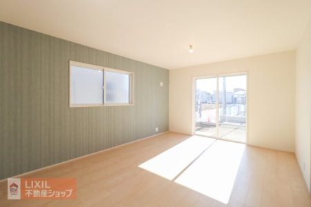 rO 傫ȑ˂ނȗzƃi`Ȗؖڂ̏CeA炩ȕ͋C̃rO[łB