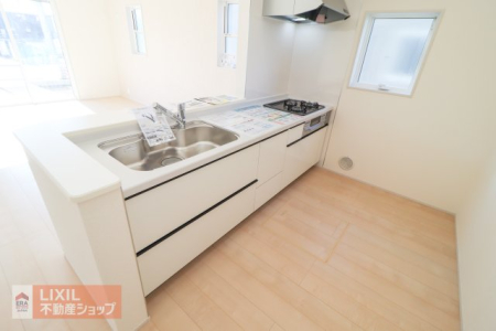 ̑ Ƒł̃R~jP[VƂΖʌ^VXeLb`łBɃVNƃR܂Ƃ߂VvȌ`łB