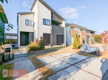 nOώʐ^ 傫ȑ˂ނȗzƃi`Ȗؖڂ̏CeA炩ȕ͋C̃rO[łB