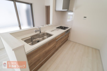 ̑ Ƒł̃R~jP[VƂΖʌ^VXeLb`łBɃVNƃR܂Ƃ߂VvȌ`łB