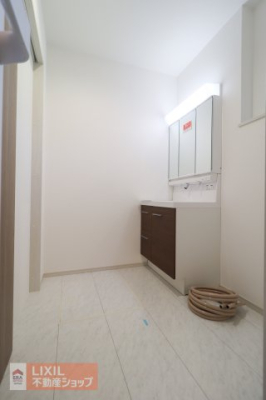  ʒEߏ͂ƂXy[XŎg₷łBʉϑɂ͖LxȎ[݂Ă܂B