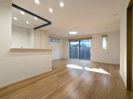 ���r���O -