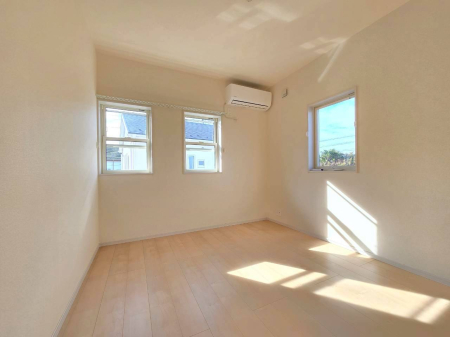  �y�q�������z