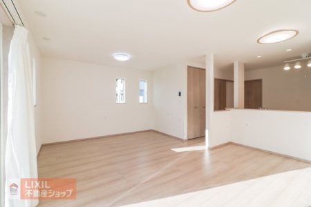  ���r���O�A�_�C�j���O�̑�����������閾�邢LDK�ł��B