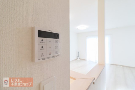  �I�[�g�o�X�����R���ł��B�X�C�b�`1�ň��ʂ̓��𗁑��ɒ�������A�ۉ���ǂ����������邱�Ƃ��ł���V�X�e�����t���Ă��܂��B�����ȊO����ł��y�X���삪�o���܂���