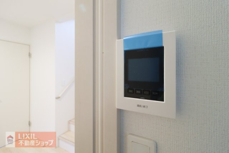  �n���Y�t���[�̃��j�^�[�t���C���^�[�z���ł��B���ւ܂ōs�����ɖK��҂̎p���m�F�ł��邾���łȂ��A�h�Ƃɂ��Ȃ���ƂĂ��֗��ȃA�C�e���ł��ˁB