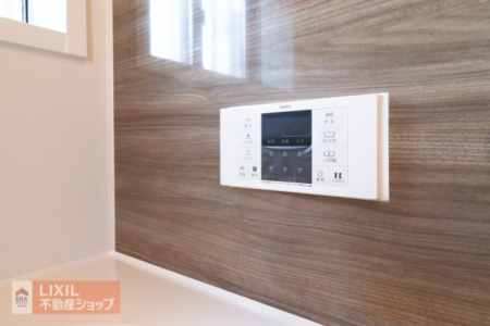  �I�[�g�o�X�����R���ł��B�X�C�b�`1�ň��ʂ̓��𗁑��ɒ�������A�ۉ���ǂ����������邱�Ƃ��ł���V�X�e�����t���Ă��܂��B�����ȊO����ł��y�X���삪�o���܂���