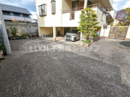 ���ԏ� �K���[�W�t�̒��ԏ�ł͑�؂Ȃ��Ԃ��J��Ⴉ���邱�Ƃ��ł��܂��B