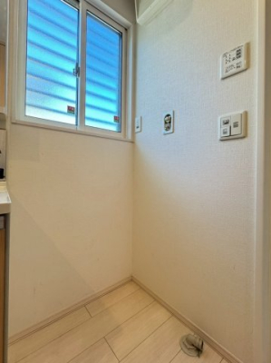  �Ǝ������Ȃǎg�����肪�悭�A�����󂪂��₷���ł��ˁB