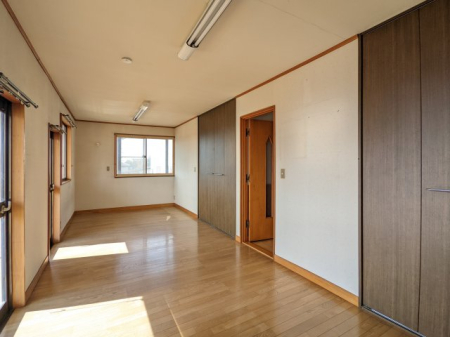 ���̑����� �o���R�j�[�ɖʂ����m���͖��邢�z�˂����������݂܂��B���[����R���肨�������X�b�L���I