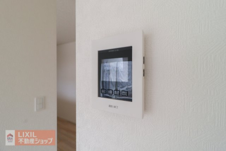  �n���Y�t���[�̃��j�^�[�t���C���^�[�z���ł��B���ւ܂ōs�����ɖK��҂̎p���m�F�ł��邾���łȂ��A�h�Ƃɂ��Ȃ���ƂĂ��֗��ȃA�C�e���ł��ˁB