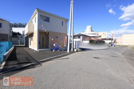 ���̑� �O�ʓ��H�̌��n�����ʐ^�ł��B��Ƃ�̂��铹����y�X���ԂȂǁA���n�ł��m�F���������B