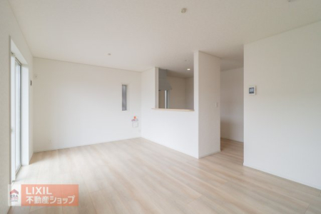  ���r���O�A�_�C�j���O�̑�����������閾�邢LDK�ł��B