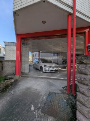 ���ԏ� �V���b�^�[�t���ԏ�B�h�Ƃɂ��L���ł��ˁB