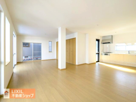 ���r���O -