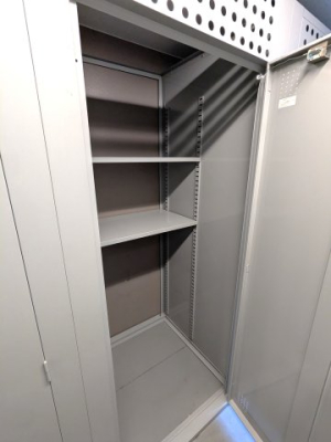 ���̑����� �g�����N���[���ł��B�^�C����A�E�g�h�A�p�i���]�T�œ���L�����������܂��B