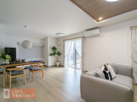 ���r���O �y���r���O�z���n�����ʐ^�B���邭�������ȃ��r���O��