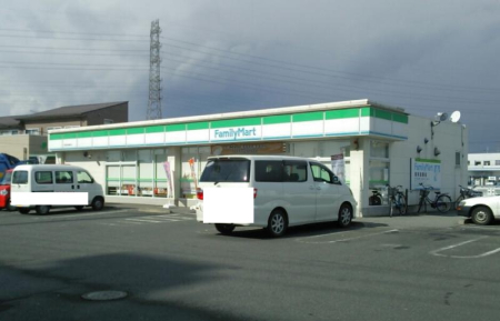  �y�R���r�j�G���X�X�g�A�z�t�@�~���[�}�[�g�F�s�{�ʐ�4���ړX�܂�611��