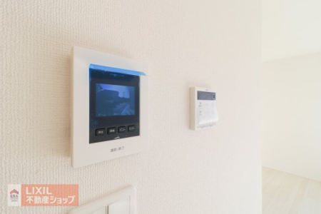  �n���Y�t���[�̃��j�^�[�t���C���^�[�z���ł��B���ւ܂ōs�����ɖK��҂̎p���m�F�ł��邾���łȂ��A�h�Ƃɂ��Ȃ���ƂĂ��֗��ȃA�C�e���ł��ˁB