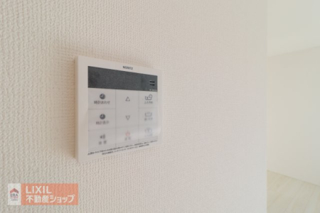  �I�[�g�o�X�����R���ł��B�X�C�b�`1�ň��ʂ̓��𗁑��ɒ�������A�ۉ���ǂ����������邱�Ƃ��ł���V�X�e�����t���Ă��܂��B�����ȊO����ł��y�X���삪�o���܂���