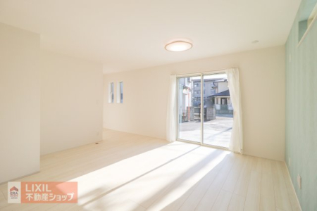 ���r���O �傫�ȑ�����˂����ނ��������ȗz���ƃi�`�������Ȗؖڂ̏���C���e���A�����炩�ȕ��͋C�̃��r���O���[���ł��B