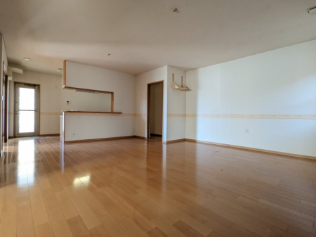 ���r���O �J�E���^�[�L�b�`���̂���L�X���r���O�I