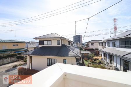 ���̑� ���n�����ʐ^�B�o���R�j�[����̌i�F�B�\���ȊԊu���m�ۂ���Ă���܂��B