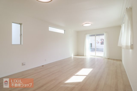 ���r���O ���n�����ʐ^�B���邢�������̓��郊�r���O�͉Ƒ��c���̏ꏊ�ɂ͍œK�ł��B