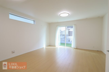 ���r���O ���n�����ʐ^�B���邢�������̓��郊�r���O�͉Ƒ��c���̏ꏊ�ɂ͍œK�ł��B