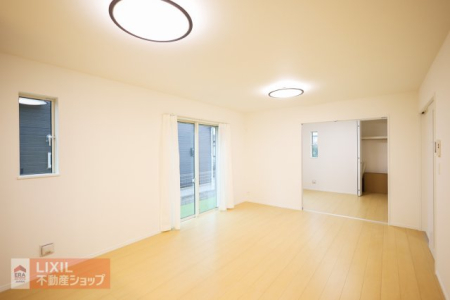 ���r���O ���n�����ʐ^�B���邢�������̓��郊�r���O�͉Ƒ��c���̏ꏊ�ɂ͍œK�ł��B