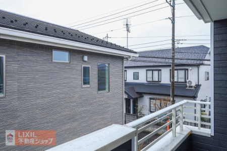 ���̑� ���n�����ʐ^�B�o���R�j�[����̌i�F�B�\���ȊԊu���m�ۂ���Ă���܂��B