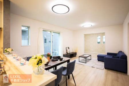 ���r���O ���n�����ʐ^�B���邢�������̓��郊�r���O�͉Ƒ��c���̏ꏊ�ɂ͍œK�ł��B