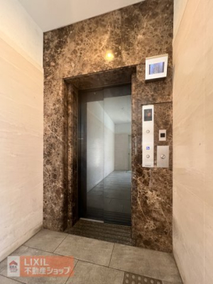 ���̑� �Ǘ��̍s���͂��������ȃG���x�[�^�[�B�����̕�炵��S�n�悭�����܂��B