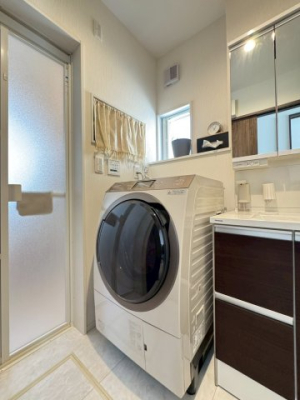  �Ǝ������Ȃǎg�����肪�悭�A�����󂪂��₷���ł��ˁB