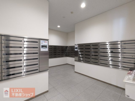  �`���V���U�����邱�Ƃ̂Ȃ��悤�z�����ꂽ�N���[���Ȋ��́A�ǍD�ȊǗ��̐��̏؁B�����C�����悭�X�֕����`�F�b�N�ł���A�Z�ݐS�n�̗ǂ��������ɂ���܂��B